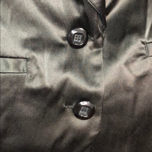 Charlottes Russe satin shiny blazer tuck on waist - Picture 3 of 8